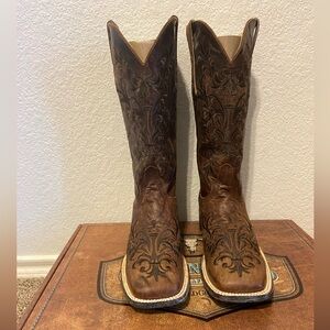 Cavender's Women's Vintage Brown with Brown Embroidery Square Toe Cowboy Boots